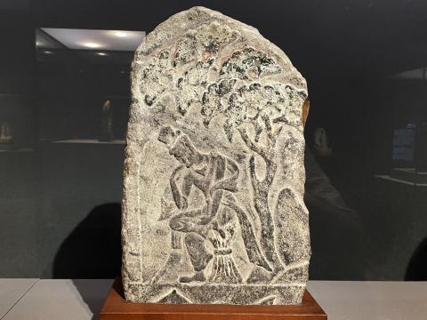 浮彫菩薩半跏思惟像 天龍山石窟将来 