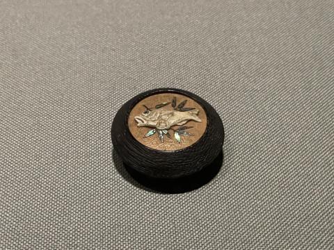  めばる鏡蓋根付　