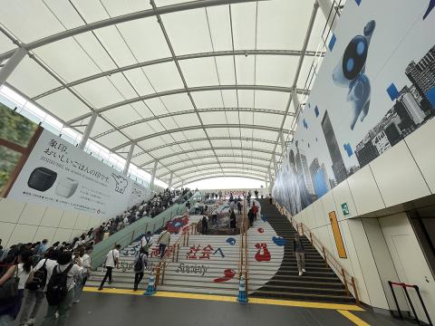 大阪メトロ夢洲駅