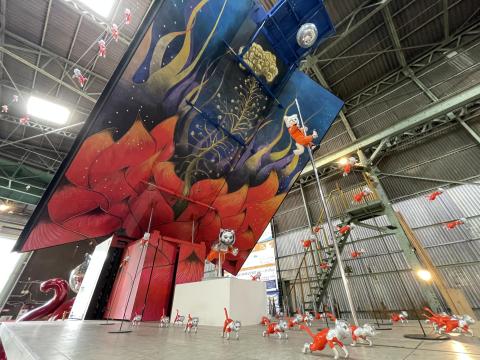 ステージトレーラー「花鳥紅」