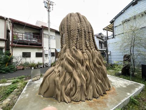 FOREIGIN MATTER：‘Sand in woman’（異物：砂の女）