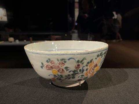 阿蘭陀色画山水花蝶鉢