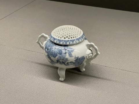 染付葡萄文香炉 