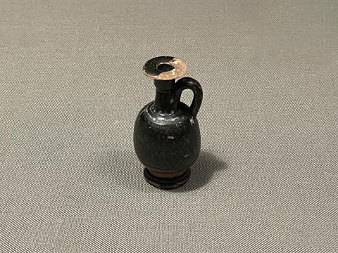 ㊳黒釉陶器レキュトス型香油壺