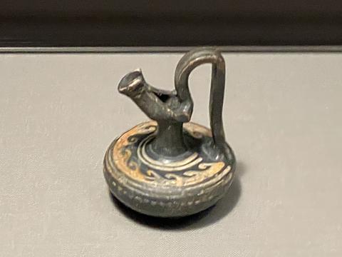 ㊲黒釉彩文陶器把手付香油壺